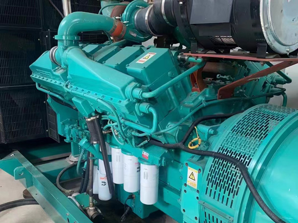 绥滨更换100kW柴油发电机组机油时，需要注意哪些事项？