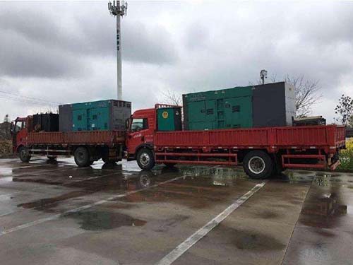 绥滨涂抹密封胶后，需要等待多长时间才能安装水冷式机油散热器密封件？